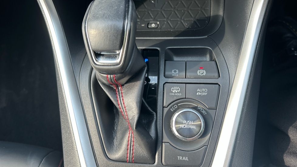 Toyota RAV4 2.5 PHEV Dynamic 5dr CVT Estate - Image 44