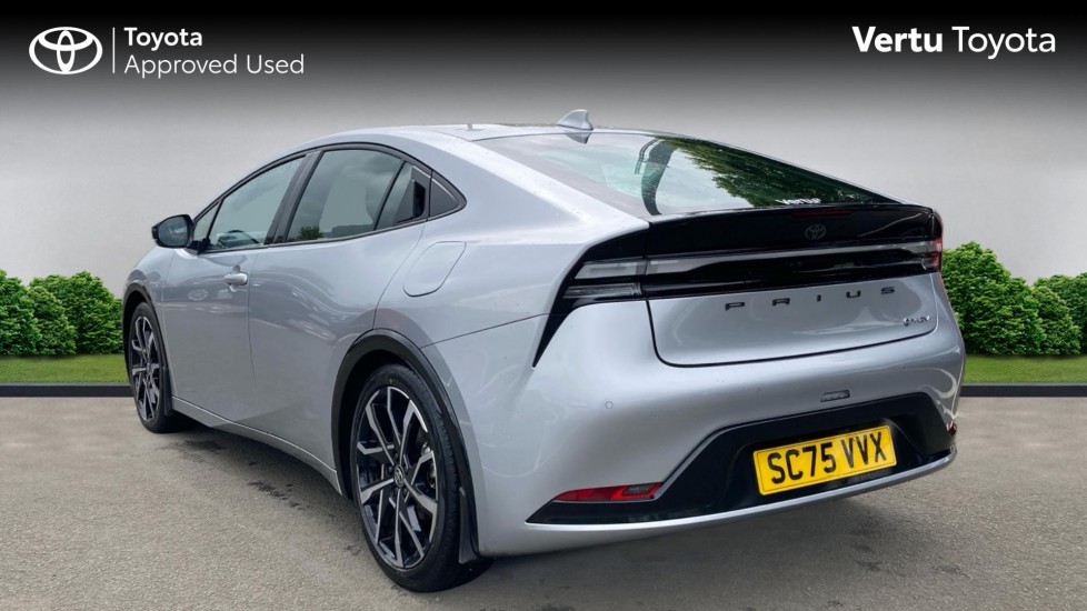 Toyota Prius 2.0 PHEV Excel 5dr CVT Hatchback - Image 4