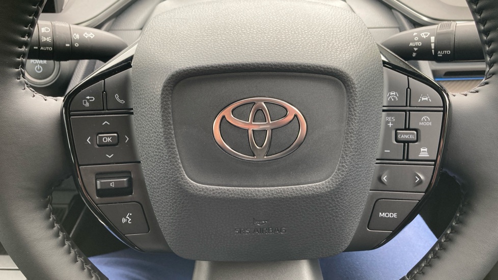 Toyota Prius 2.0 PHEV Excel 5dr CVT Hatchback - Image 10