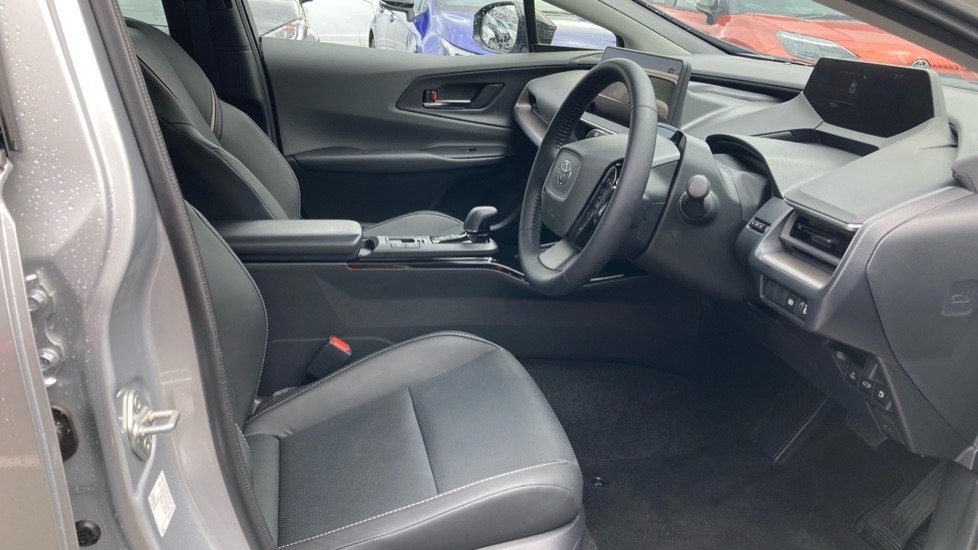 Toyota Prius 2.0 PHEV Excel 5dr CVT Hatchback - Image 12