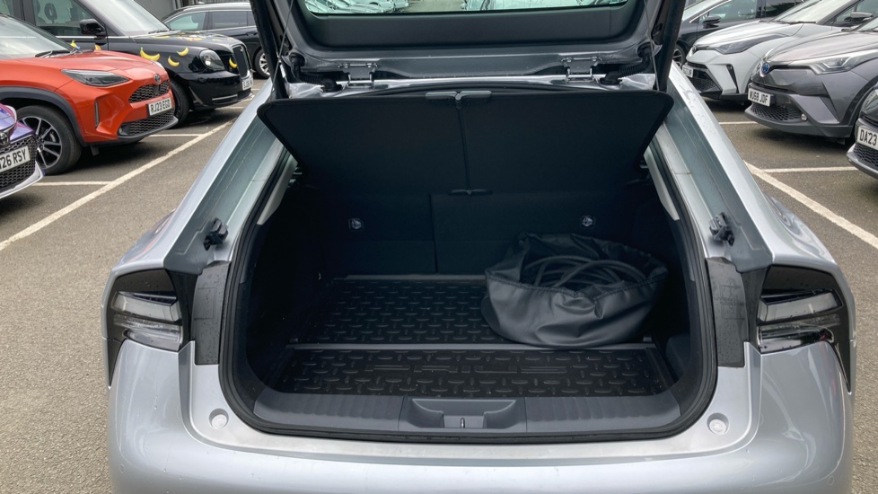 Toyota Prius 2.0 PHEV Excel 5dr CVT Hatchback - Image 13