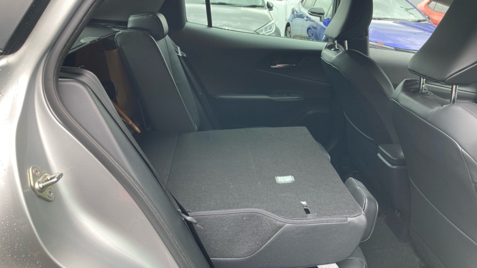 Toyota Prius 2.0 PHEV Excel 5dr CVT Hatchback - Image 18