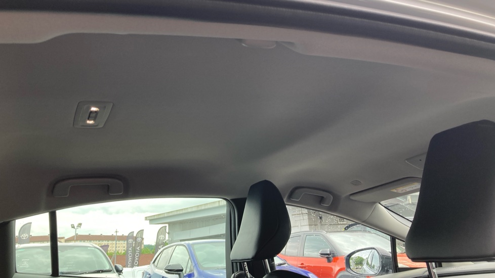 Toyota Prius 2.0 PHEV Excel 5dr CVT Hatchback - Image 19