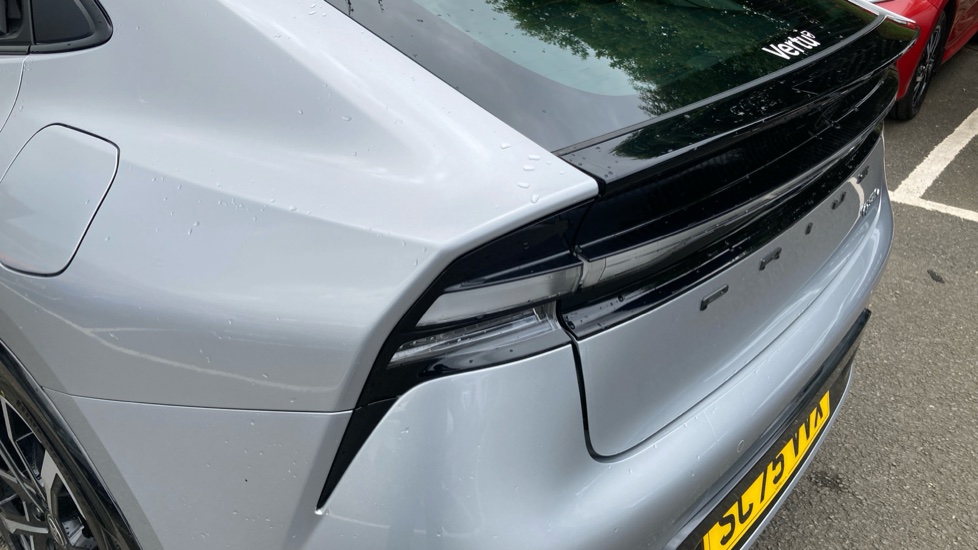 Toyota Prius 2.0 PHEV Excel 5dr CVT Hatchback - Image 21