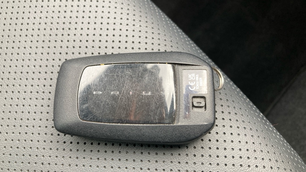 Toyota Prius 2.0 PHEV Excel 5dr CVT Hatchback - Image 28