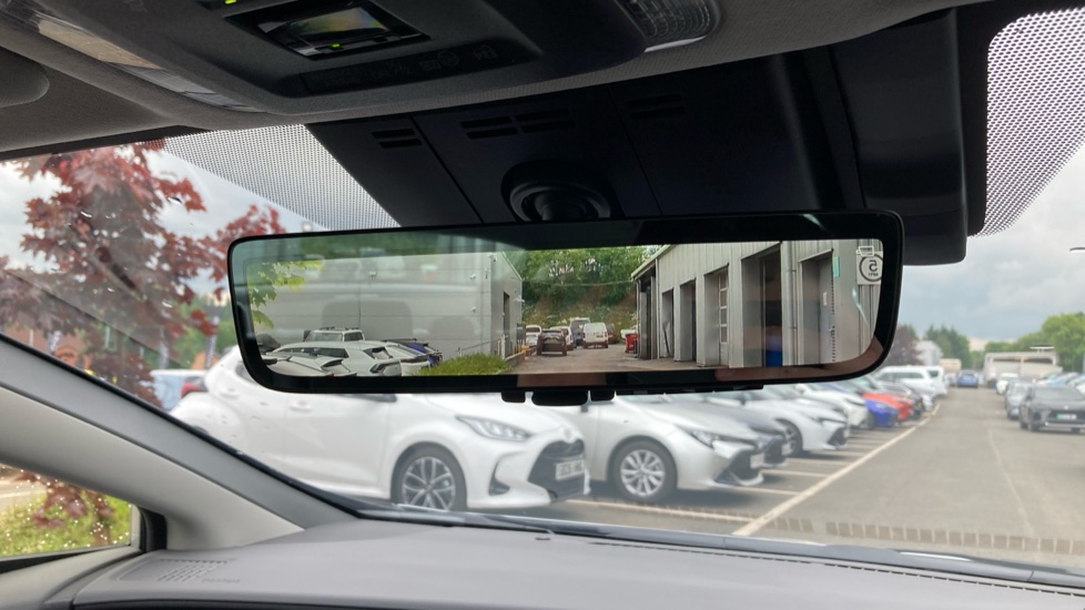 Toyota Prius 2.0 PHEV Excel 5dr CVT Hatchback - Image 29
