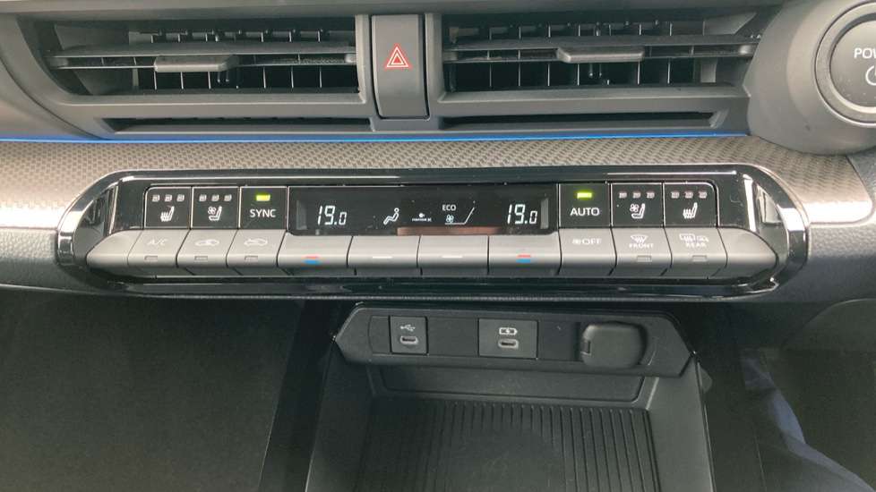 Toyota Prius 2.0 PHEV Excel 5dr CVT Hatchback - Image 31