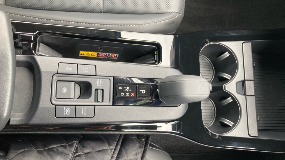 Toyota Prius 2.0 PHEV Excel 5dr CVT Hatchback - Image 32