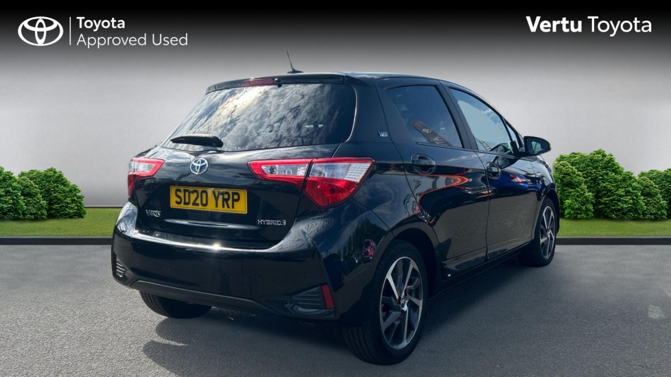 Toyota Yaris 1.5 Hybrid Y20 5dr CVT [Bi-tone/Nav] Hybrid Hatchback - Image 2