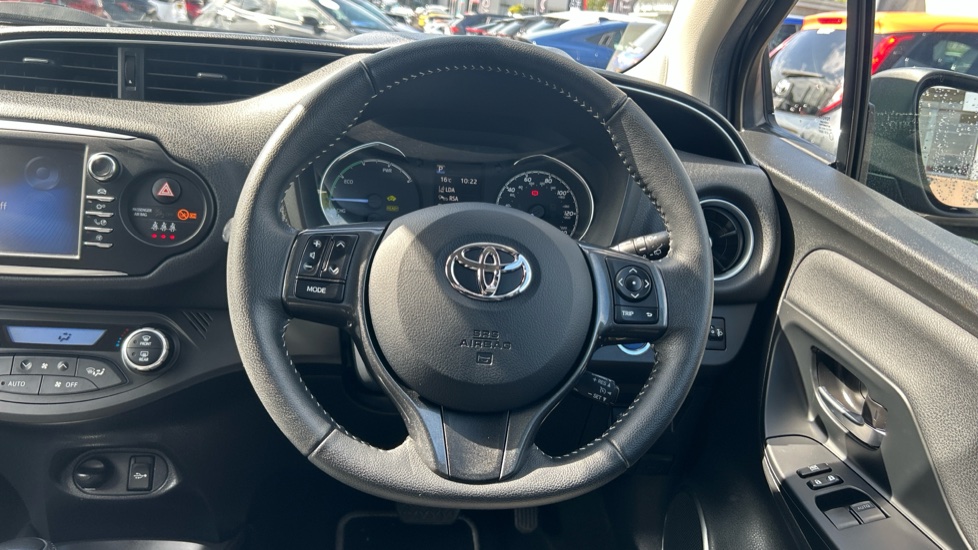 Toyota Yaris 1.5 Hybrid Y20 5dr CVT [Bi-tone/Nav] Hybrid Hatchback - Image 7