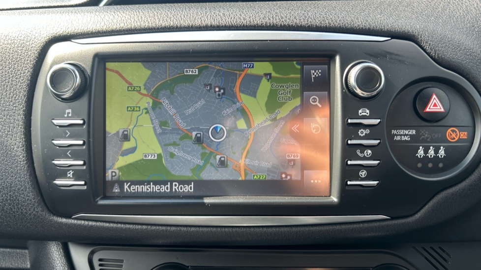 Toyota Yaris 1.5 Hybrid Y20 5dr CVT [Bi-tone/Nav] Hybrid Hatchback - Image 9