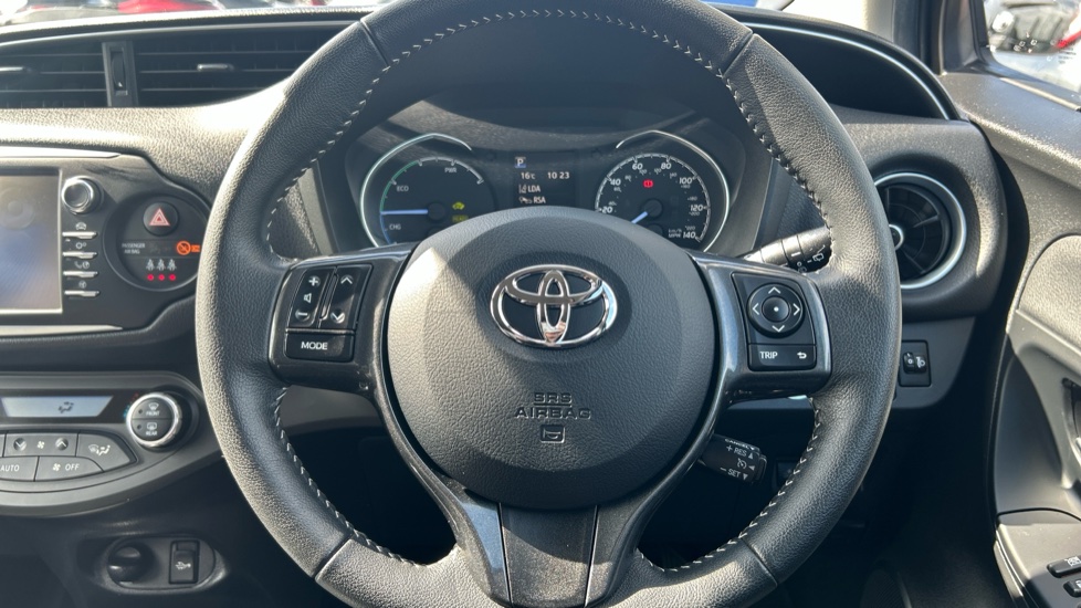 Toyota Yaris 1.5 Hybrid Y20 5dr CVT [Bi-tone/Nav] Hybrid Hatchback - Image 10