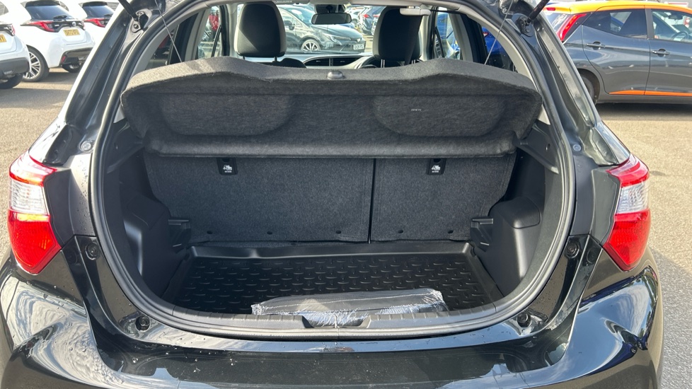 Toyota Yaris 1.5 Hybrid Y20 5dr CVT [Bi-tone/Nav] Hybrid Hatchback - Image 13