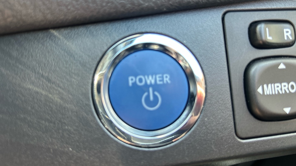 Toyota Yaris 1.5 Hybrid Y20 5dr CVT [Bi-tone/Nav] Hybrid Hatchback - Image 16