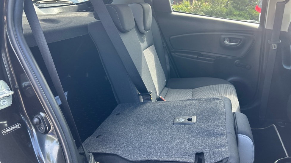 Toyota Yaris 1.5 Hybrid Y20 5dr CVT [Bi-tone/Nav] Hybrid Hatchback - Image 18