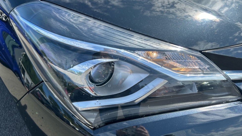 Toyota Yaris 1.5 Hybrid Y20 5dr CVT [Bi-tone/Nav] Hybrid Hatchback - Image 20