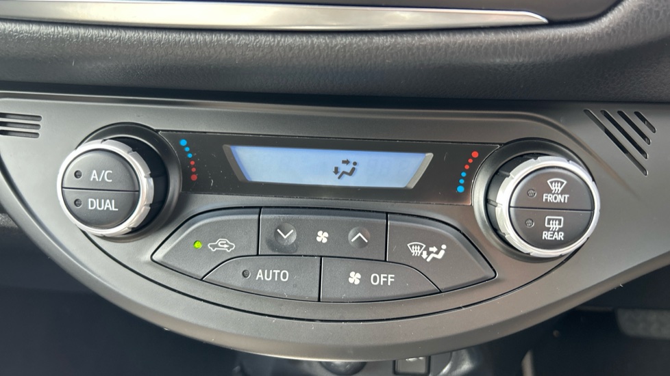Toyota Yaris 1.5 Hybrid Y20 5dr CVT [Bi-tone/Nav] Hybrid Hatchback - Image 33