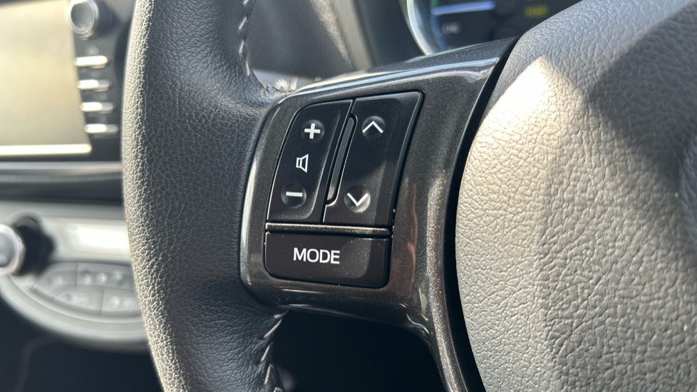 Toyota Yaris 1.5 Hybrid Y20 5dr CVT [Bi-tone/Nav] Hybrid Hatchback - Image 34
