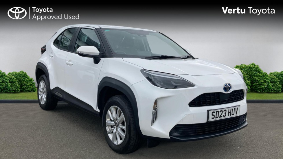 Toyota Yaris Cross 1.5 Hybrid Icon 5dr CVT Hybrid Estate - Image 1