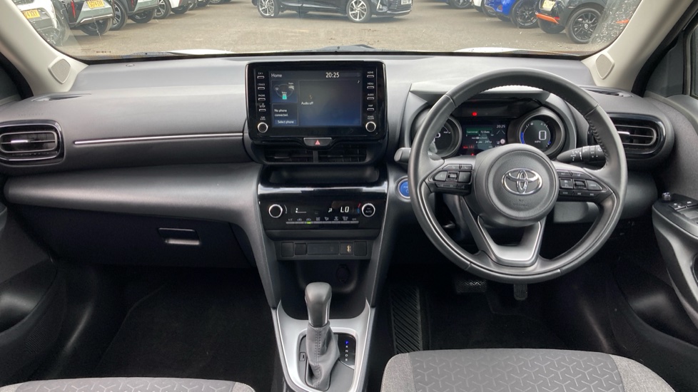 Toyota Yaris Cross 1.5 Hybrid Icon 5dr CVT Hybrid Estate - Image 6