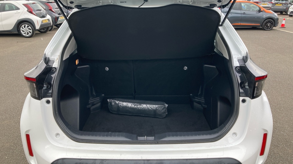 Toyota Yaris Cross 1.5 Hybrid Icon 5dr CVT Hybrid Estate - Image 13