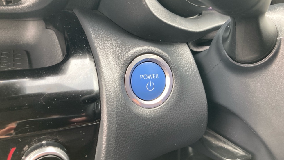 Toyota Yaris Cross 1.5 Hybrid Icon 5dr CVT Hybrid Estate - Image 16