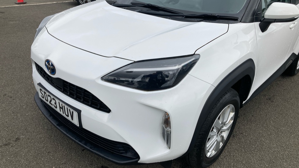 Toyota Yaris Cross 1.5 Hybrid Icon 5dr CVT Hybrid Estate - Image 30