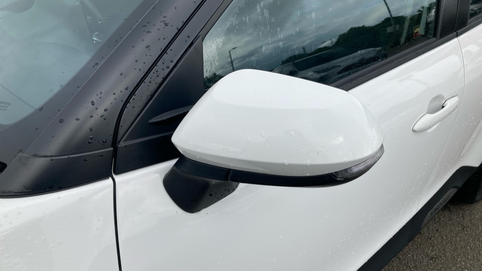 Toyota Yaris Cross 1.5 Hybrid Icon 5dr CVT Hybrid Estate - Image 31