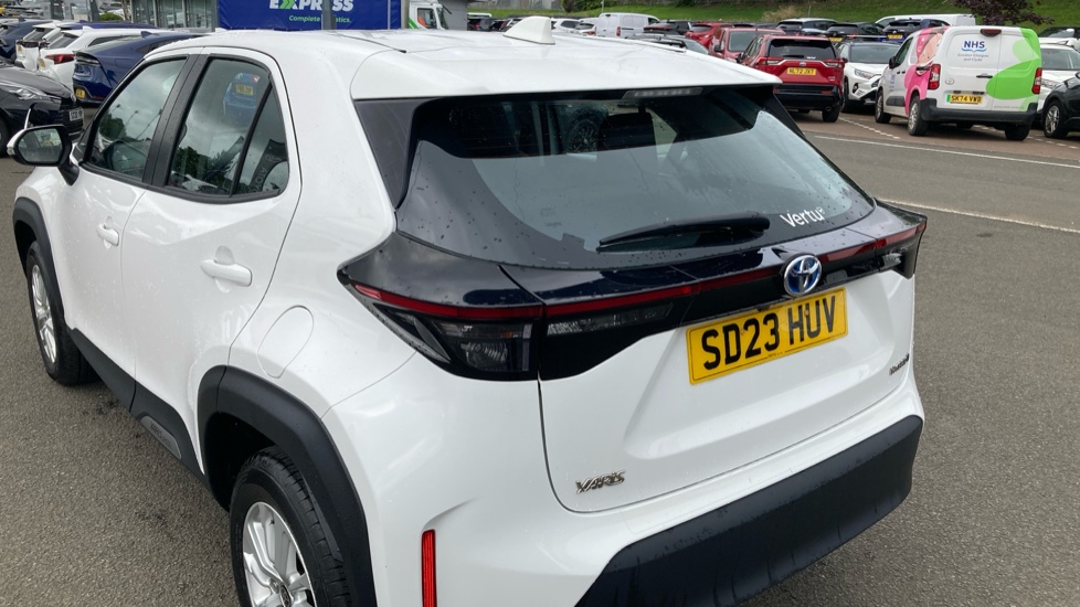 Toyota Yaris Cross 1.5 Hybrid Icon 5dr CVT Hybrid Estate - Image 34