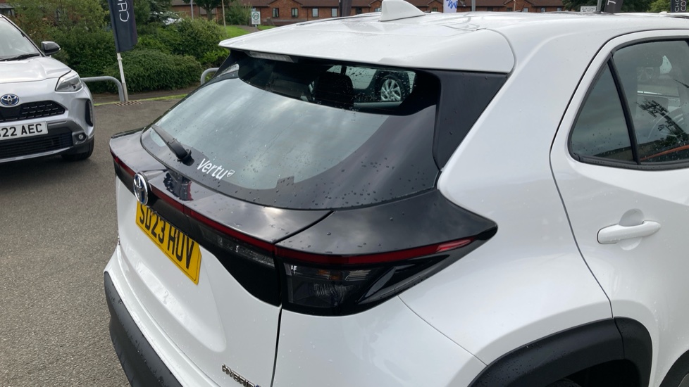 Toyota Yaris Cross 1.5 Hybrid Icon 5dr CVT Hybrid Estate - Image 37