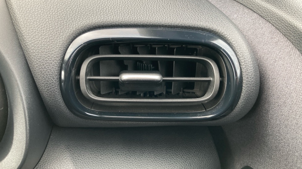 Toyota Yaris Cross 1.5 Hybrid Icon 5dr CVT Hybrid Estate - Image 41