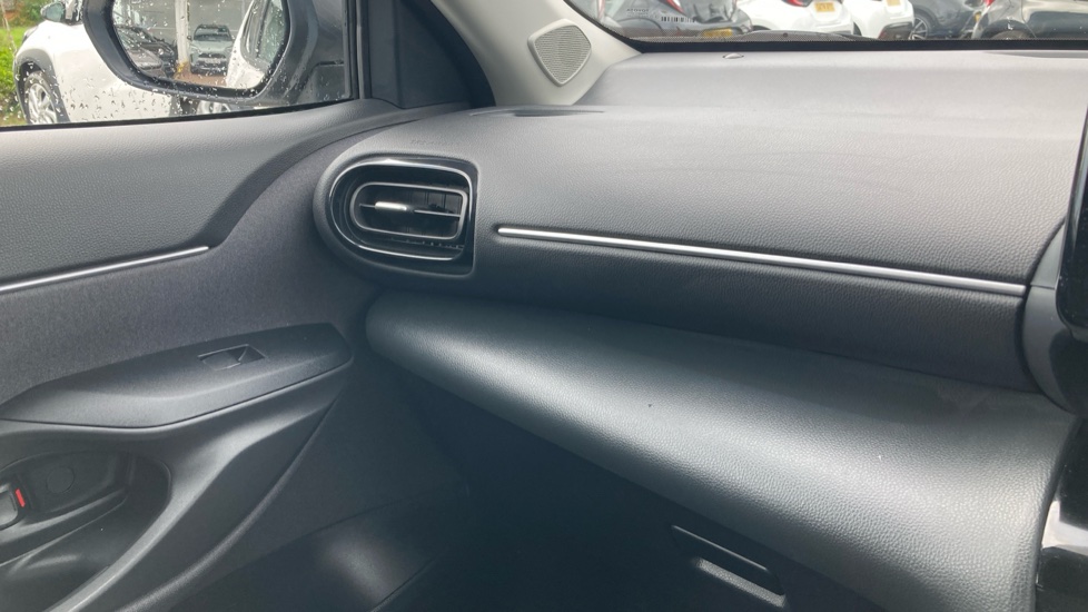 Toyota Yaris Cross 1.5 Hybrid Icon 5dr CVT Hybrid Estate - Image 44