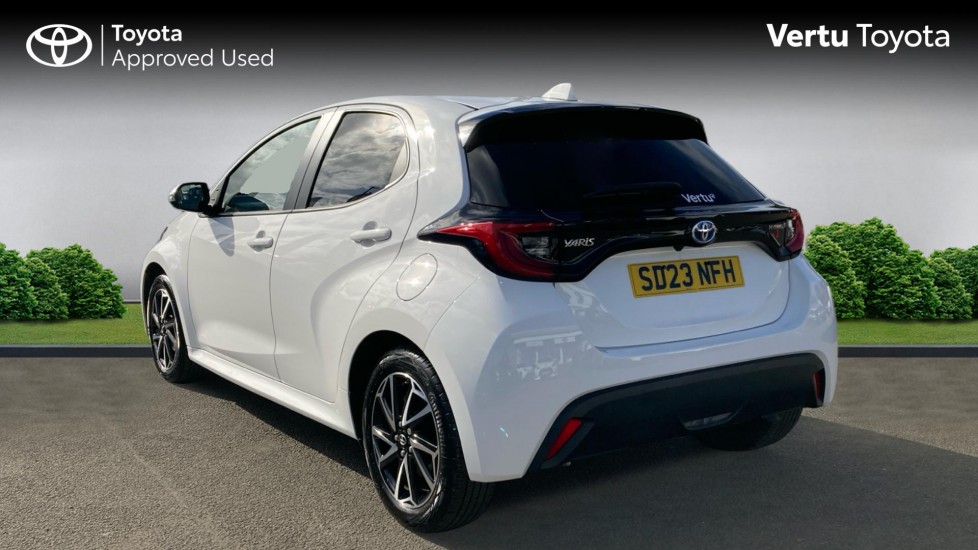 Toyota Yaris 1.5 Hybrid Design 5dr CVT Hybrid Hatchback - Image 4