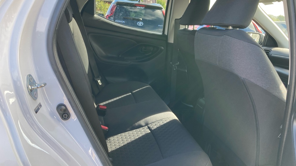 Toyota Yaris 1.5 Hybrid Design 5dr CVT Hybrid Hatchback - Image 8