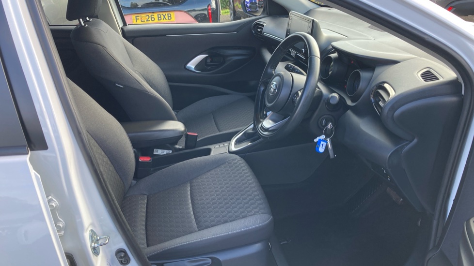 Toyota Yaris 1.5 Hybrid Design 5dr CVT Hybrid Hatchback - Image 12
