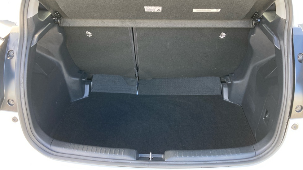 Toyota Yaris 1.5 Hybrid Design 5dr CVT Hybrid Hatchback - Image 13