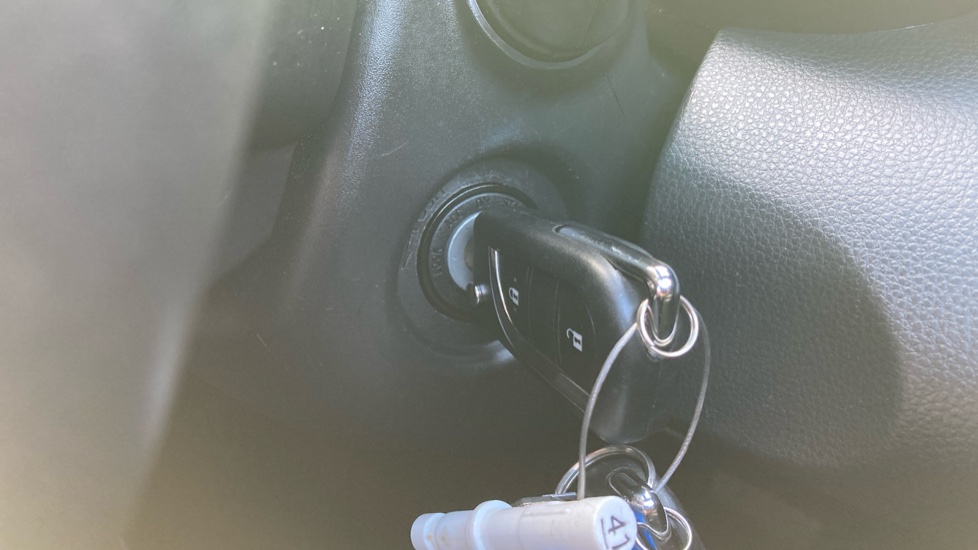 Toyota Yaris 1.5 Hybrid Design 5dr CVT Hybrid Hatchback - Image 16