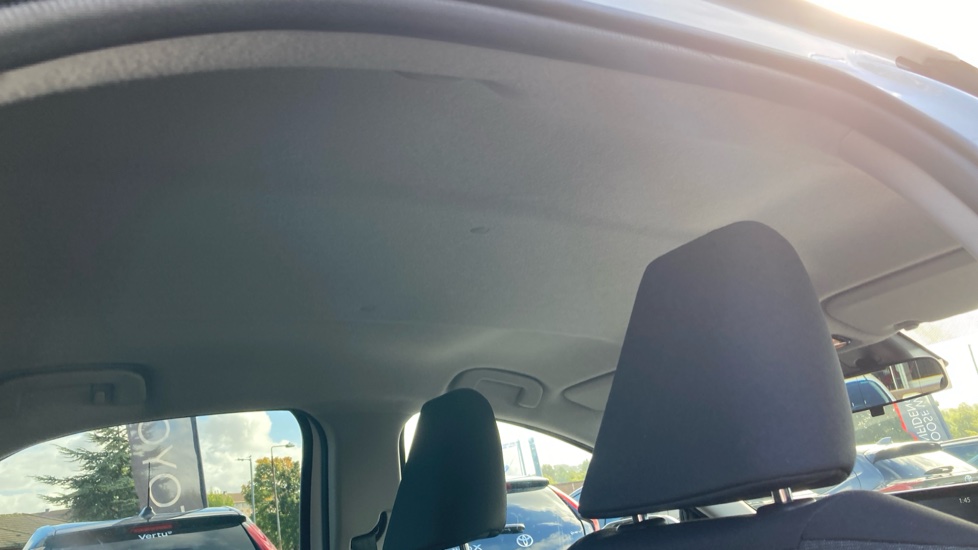 Toyota Yaris 1.5 Hybrid Design 5dr CVT Hybrid Hatchback - Image 19