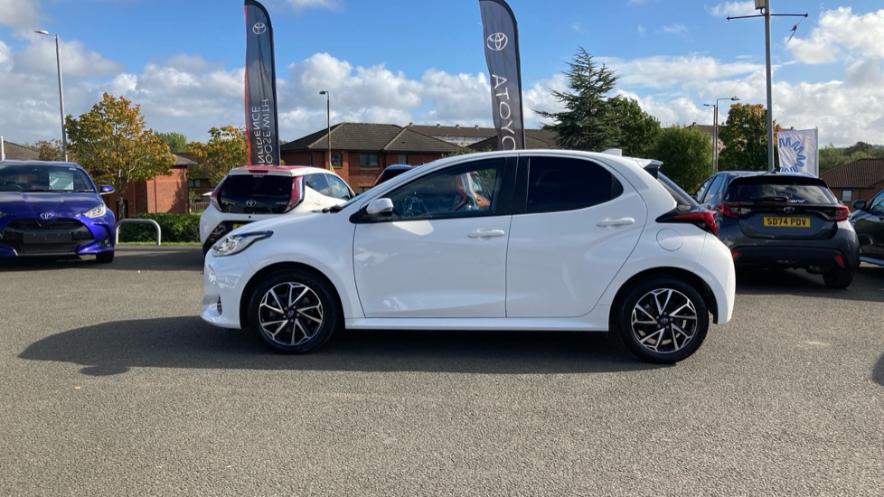 Toyota Yaris 1.5 Hybrid Design 5dr CVT Hybrid Hatchback - Image 24