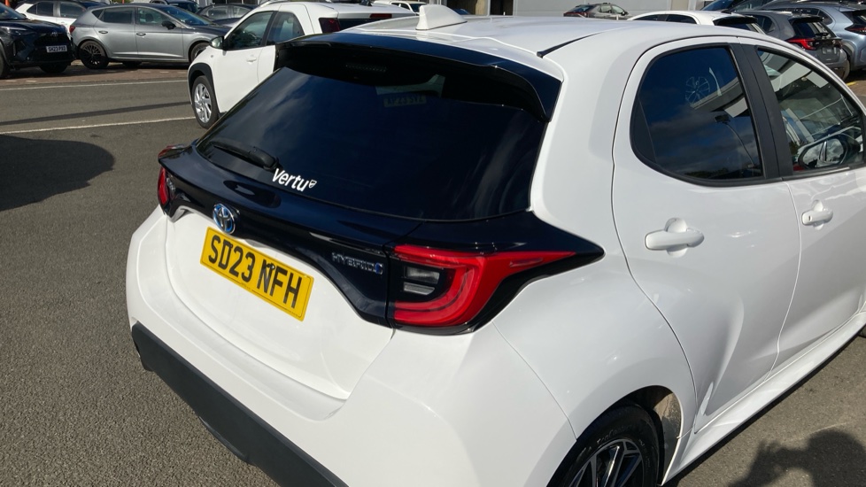 Toyota Yaris 1.5 Hybrid Design 5dr CVT Hybrid Hatchback - Image 37