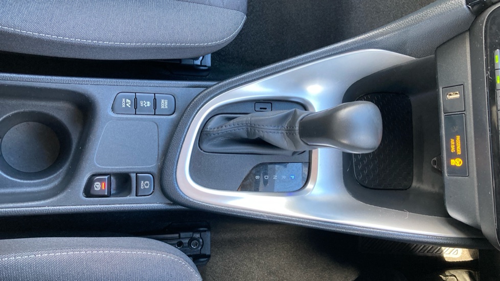 Toyota Yaris 1.5 Hybrid Design 5dr CVT Hybrid Hatchback - Image 44