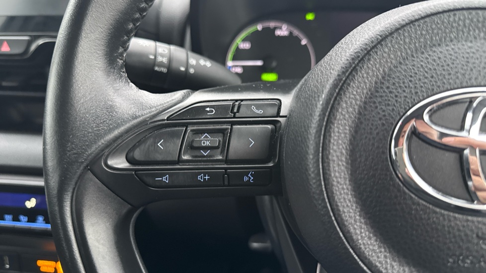 Toyota Yaris 1.5 Hybrid Icon 5dr CVT Hybrid Hatchback - Image 29