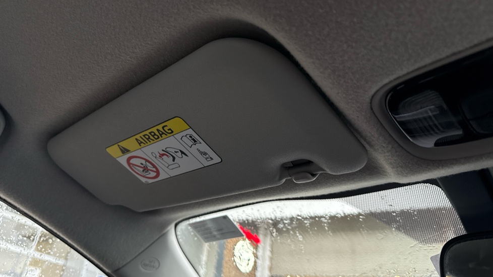 Toyota Yaris 1.5 Hybrid Icon 5dr CVT Hybrid Hatchback - Image 40