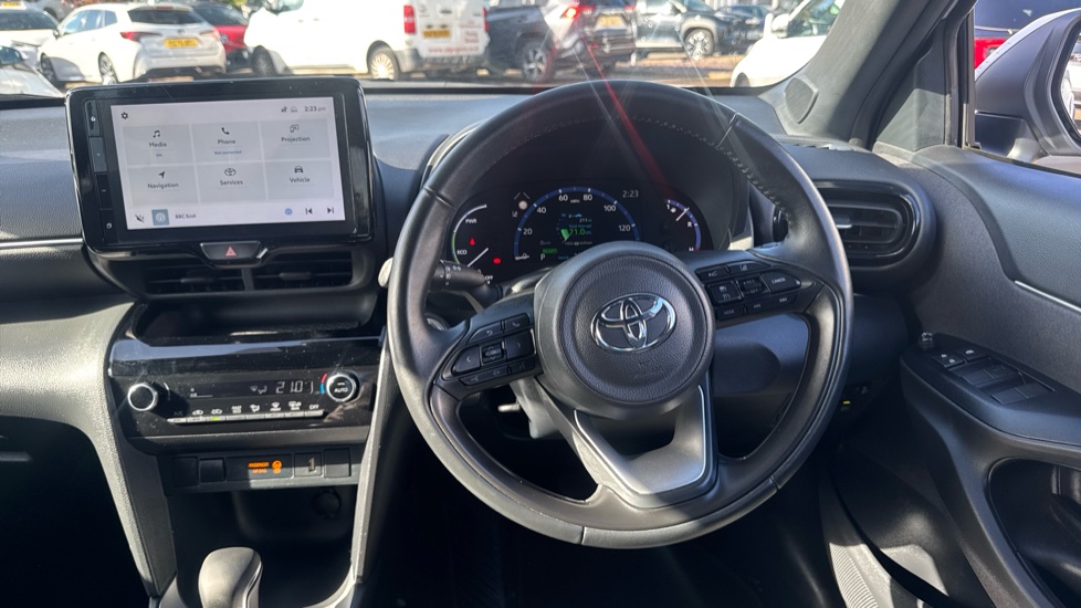 Toyota Yaris Cross 1.5 Hybrid Design 5dr CVT Hybrid Estate - Image 7