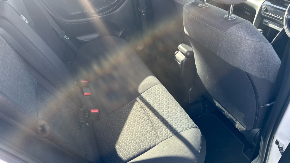 Toyota Yaris Cross 1.5 Hybrid Design 5dr CVT Hybrid Estate - Image 8