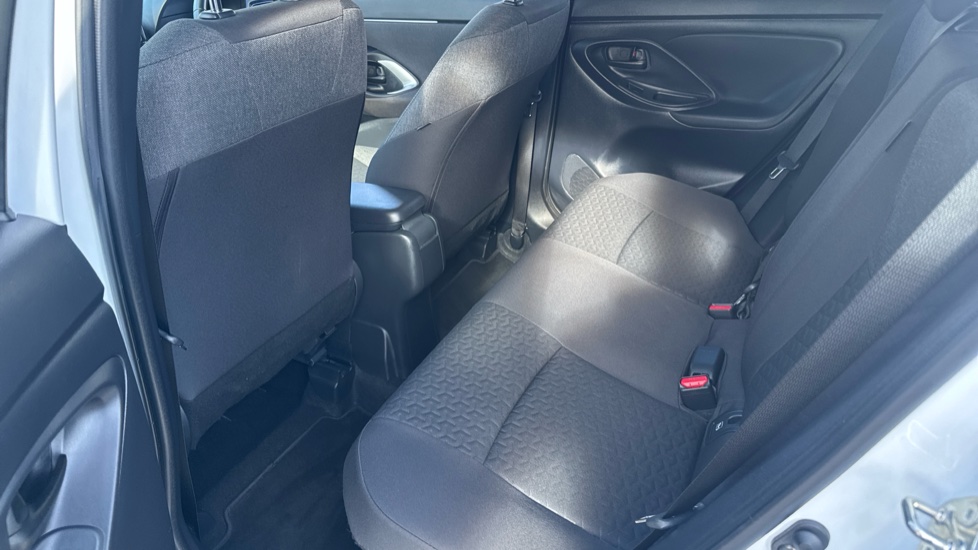 Toyota Yaris Cross 1.5 Hybrid Design 5dr CVT Hybrid Estate - Image 15