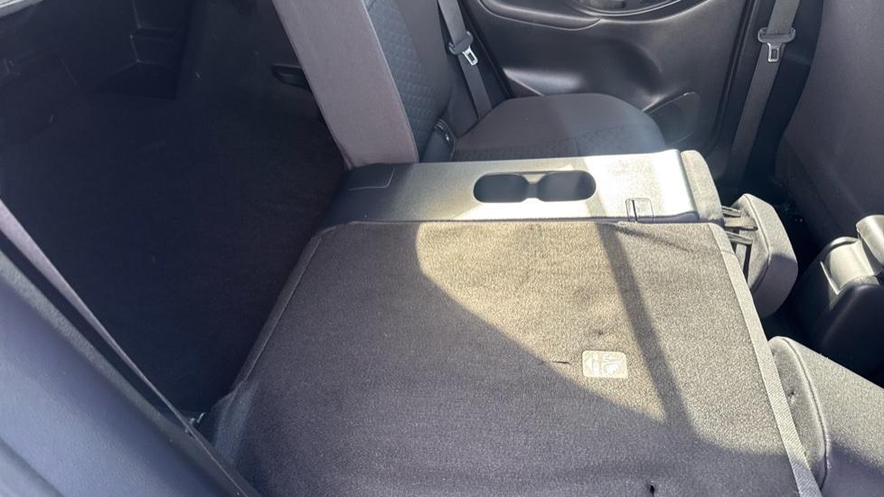 Toyota Yaris Cross 1.5 Hybrid Design 5dr CVT Hybrid Estate - Image 18
