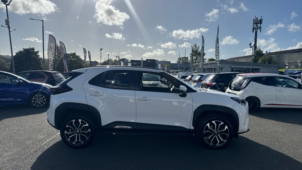 Toyota Yaris Cross 1.5 Hybrid Design 5dr CVT Hybrid Estate - Image 23