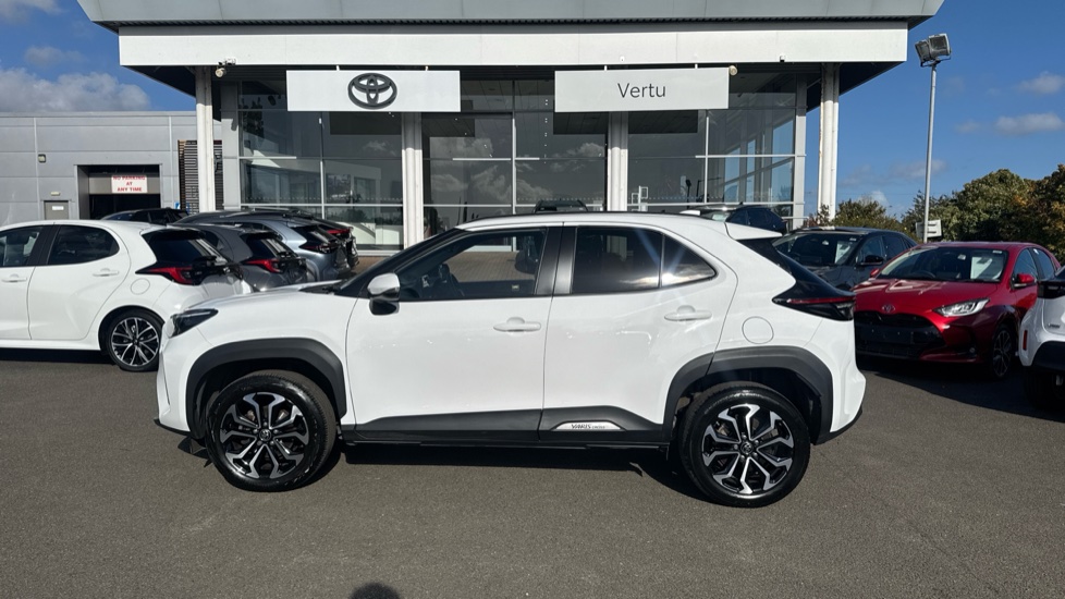 Toyota Yaris Cross 1.5 Hybrid Design 5dr CVT Hybrid Estate - Image 24