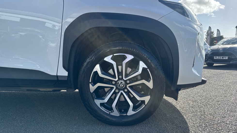 Toyota Yaris Cross 1.5 Hybrid Design 5dr CVT Hybrid Estate - Image 25